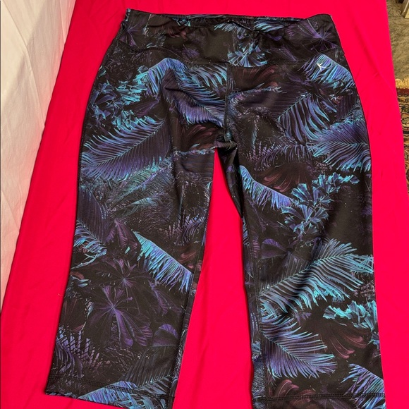 Big Bundle of Yoga Pants - Picture 16 of 16